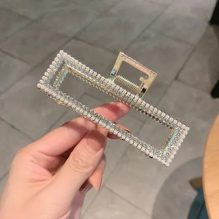 Luxury Pearl & Diamond Metal Hair Claw – Non-Slip Large Clip for Women | Elegant Shark Design | Premium Hair Accessory