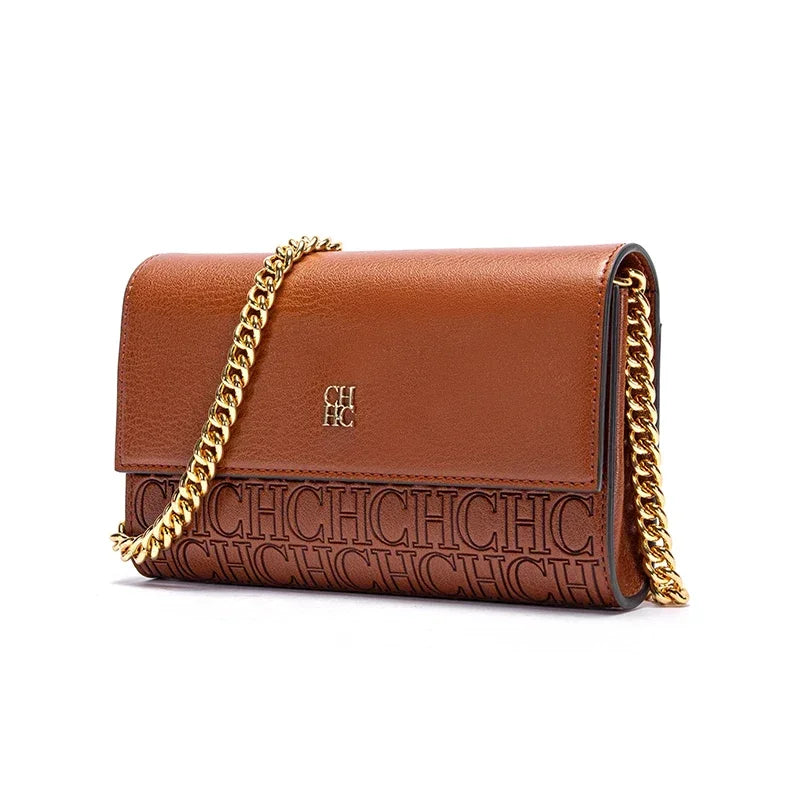 Paris-Inspired Crossbody – Bold Design, Soft Luxury