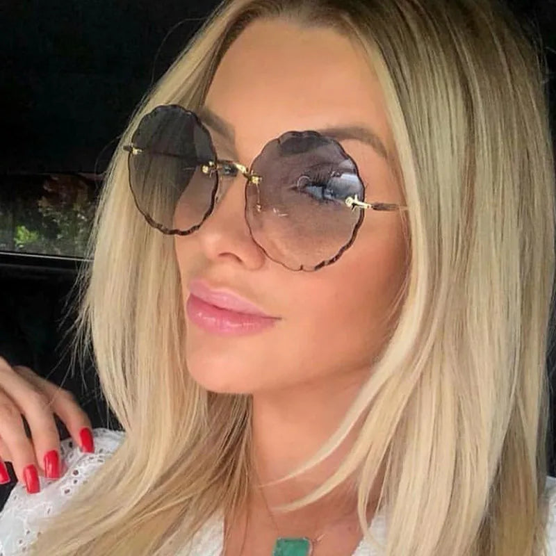Trendy Oversized Round Sunglasses for Women – Elegant Floral Rimless Design, Perfect for Driving, with UV400 Protection