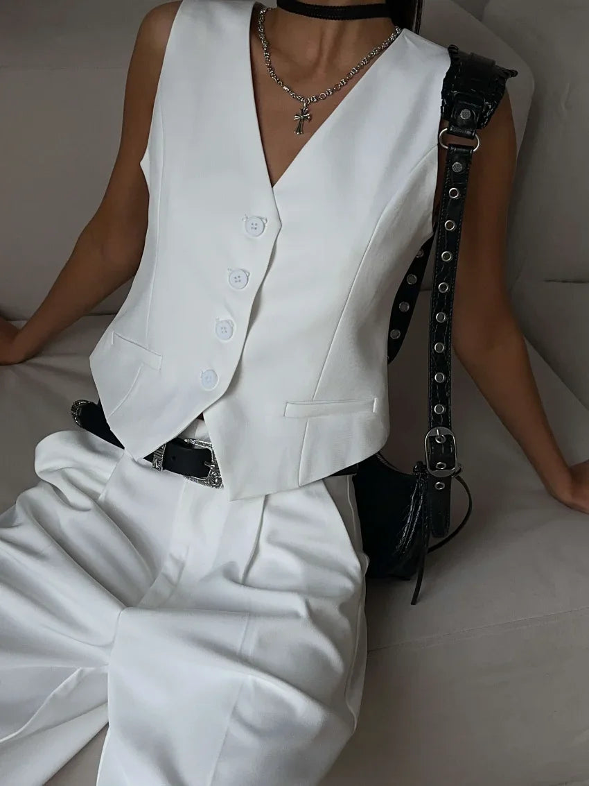 Bronladies Summer Women’s Chic Vest and Shorts Suit – Stylish Two-Piece Office Outfit for Ladies