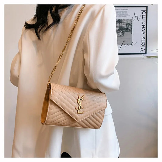 Premium Women's Bags – Elegant Chain Shoulder Bag with Trendy Design – Sophisticated Crossbody Bag for a Timeless Look