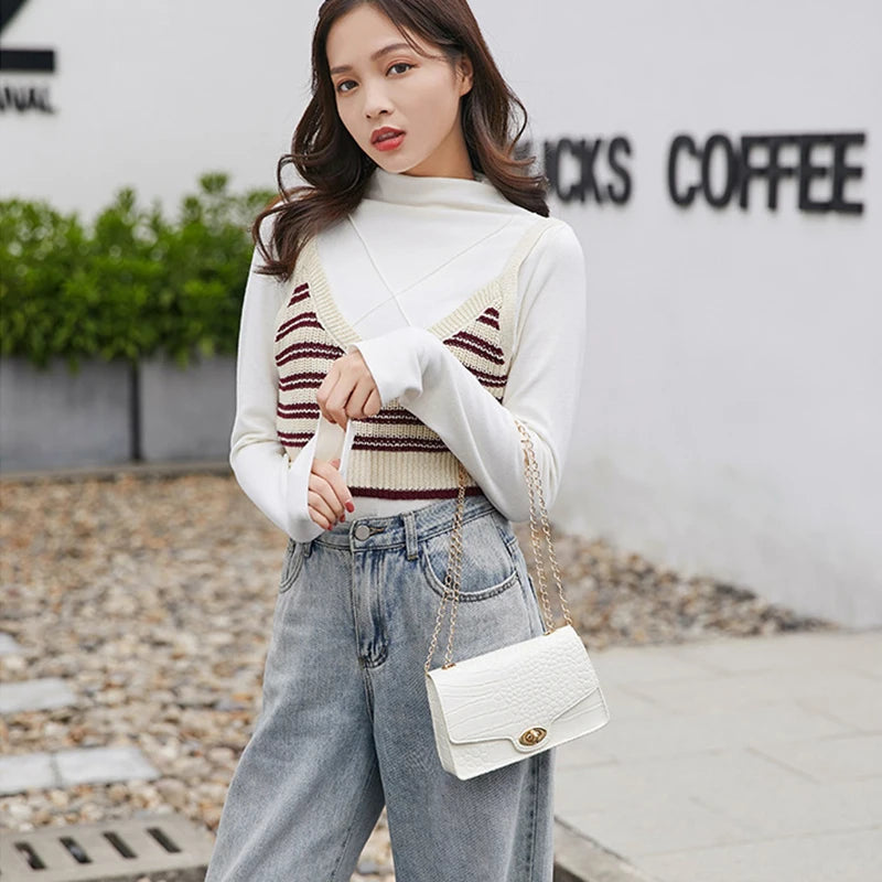 Elegant Leather Small Messenger Bag for Women – Trendy Luxury Shoulder & Crossbody Handbag, Chic and Simple Design