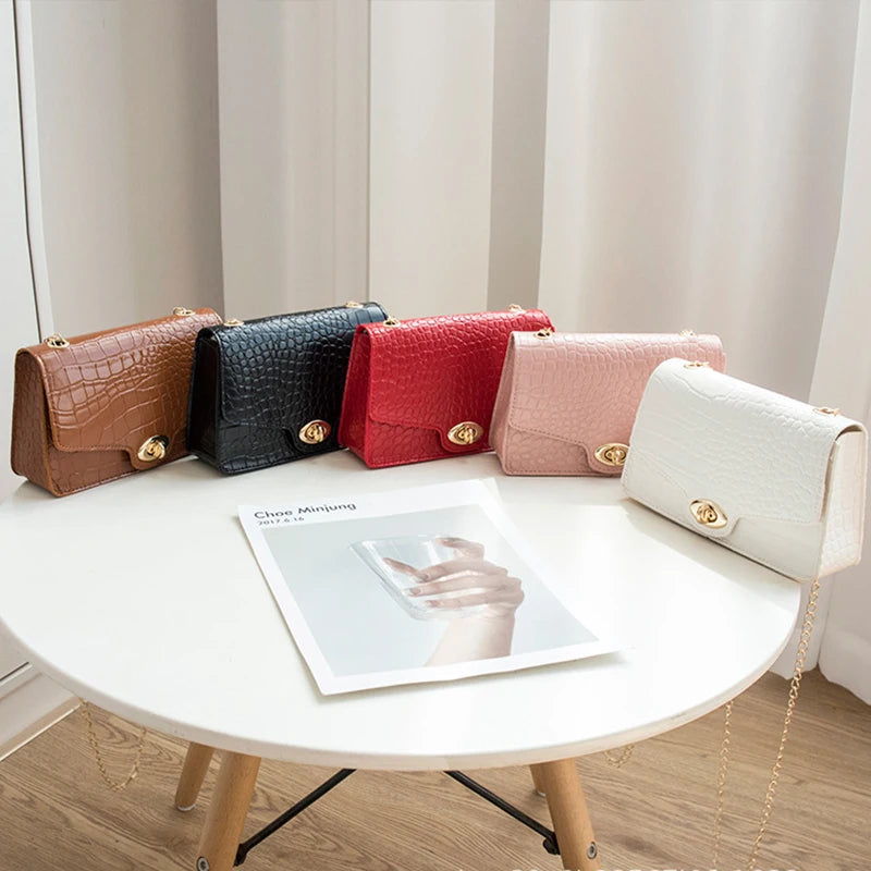 Elegant Leather Small Messenger Bag for Women – Trendy Luxury Shoulder & Crossbody Handbag, Chic and Simple Design