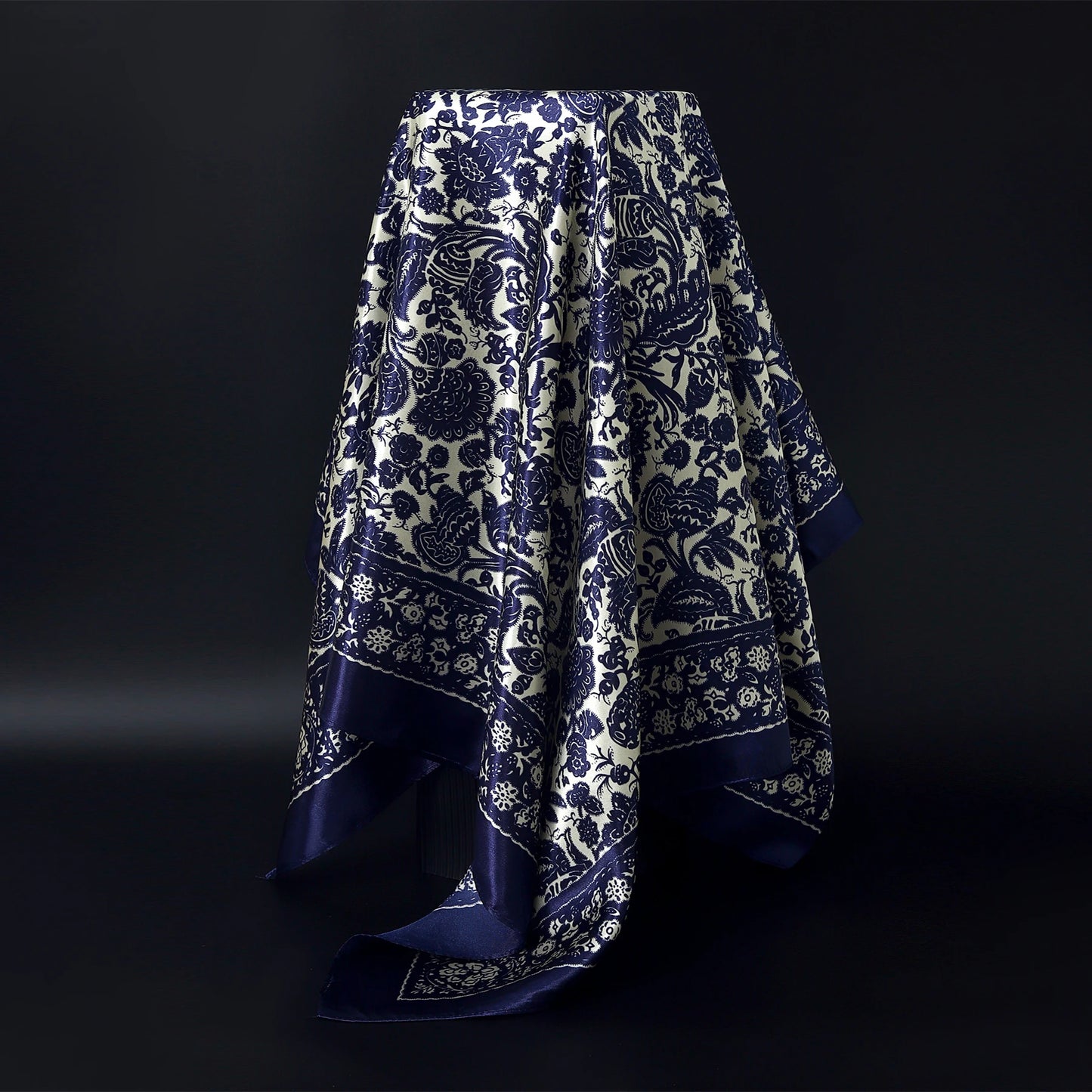 Luxury Brand Silk Scarf – Fashion Satin Foulard Shawl with Leopard Print, 90x90cm Square – Versatile Headscarf, Bandana and Pareo for Women