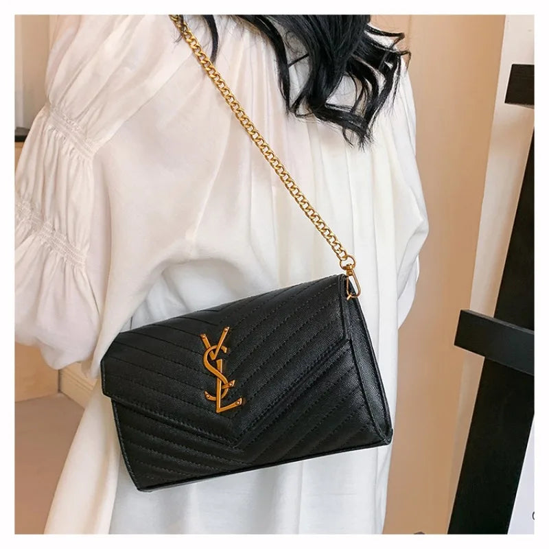 Premium Women's Bags – Elegant Chain Shoulder Bag with Trendy Design – Sophisticated Crossbody Bag for a Timeless Look