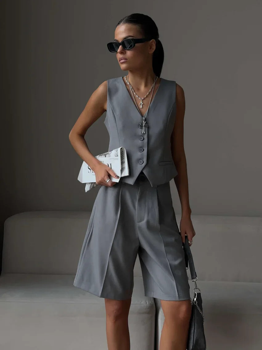 Bronladies Summer Women’s Chic Vest and Shorts Suit – Stylish Two-Piece Office Outfit for Ladies