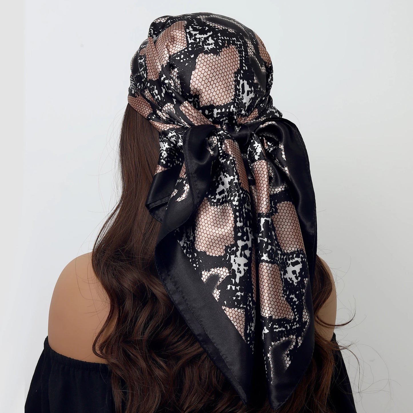 Luxury Brand Silk Scarf – Fashion Satin Foulard Shawl with Leopard Print, 90x90cm Square – Versatile Headscarf, Bandana and Pareo for Women